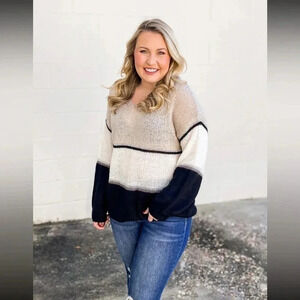 Gilli | Boutique | Show The Truth Colorblock Sweater - Size Medium
